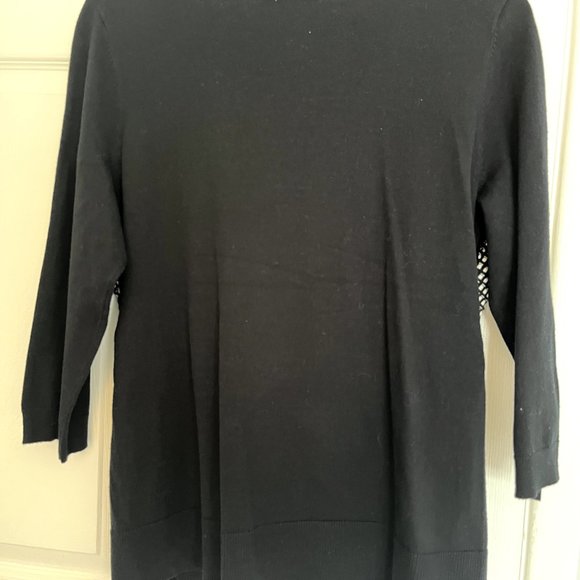 Reitmans cross over black and white sweater - Picture 5 of 5